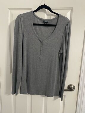 torrid Gray Long Sleeve V-Neck Henley Top with Button Placket
